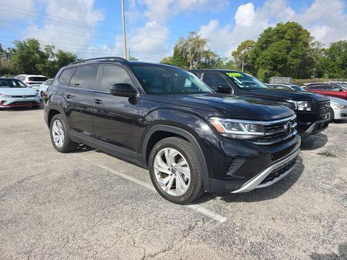 Deep Black 2023 Volkswagen Atlas 3.6L SE w/Technology