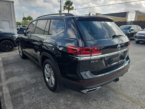 Deep Black 2023 Volkswagen Atlas 3.6L SE w/Technology