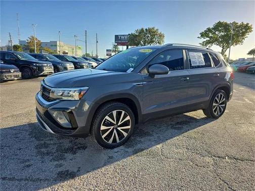 2023 Volkswagen Taos 1.5T SE