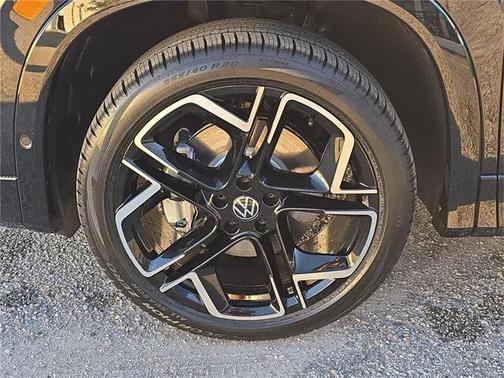 2026 Volkswagen Tiguan 2.0T SEL R-Line 4MOTION