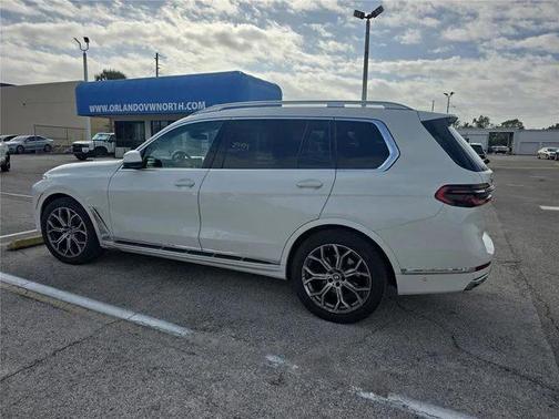 2025 BMW X7 xDrive40i