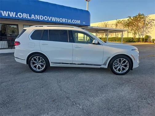 2025 BMW X7 xDrive40i
