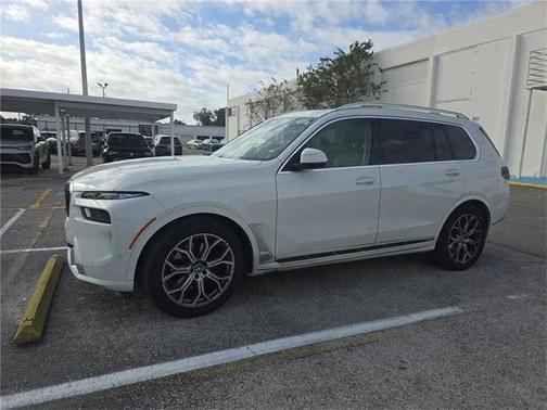 2025 BMW X7 xDrive40i