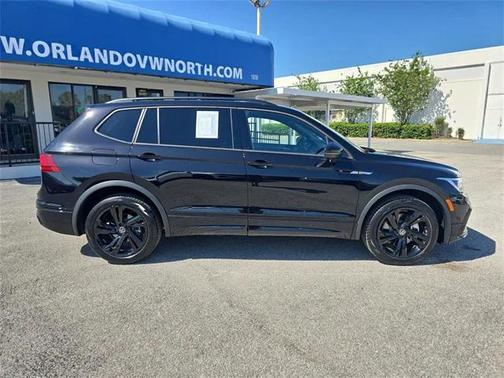 2024 Volkswagen Tiguan 2.0T SE R-Line Black