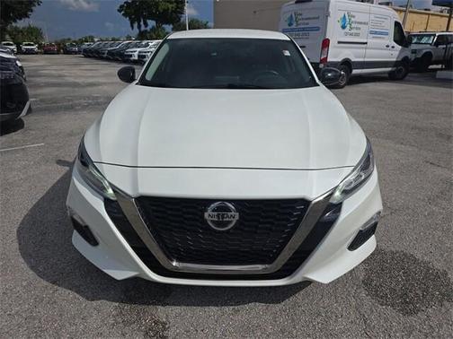 2020 Nissan Altima SR FWD