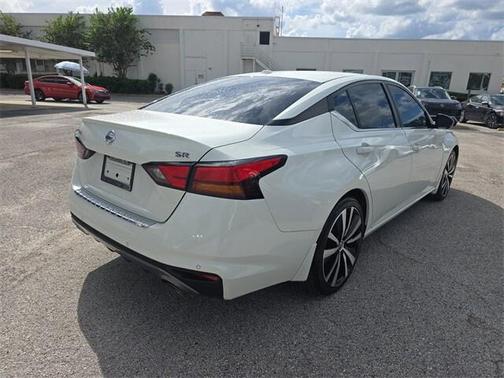 2020 Nissan Altima SR FWD