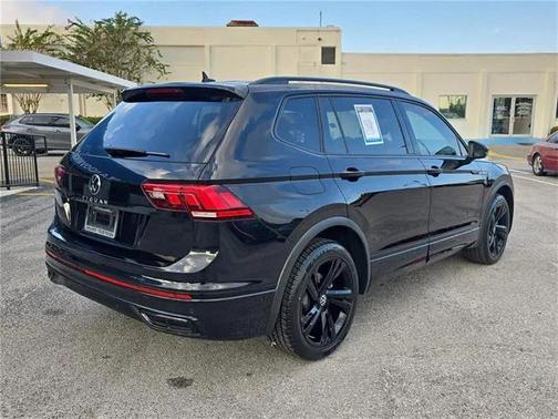 2023 Volkswagen Tiguan 2.0T SE R-Line Black