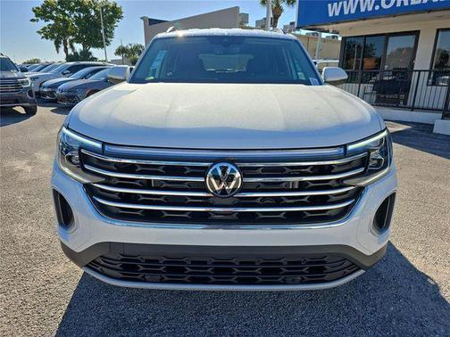 White 2026 Volkswagen Atlas 2.0T SE w/Technology 4MOTION
