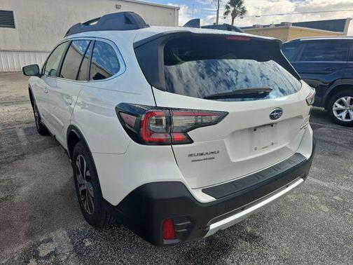 Crystal White Pearl 2020 Subaru Outback Limited XT