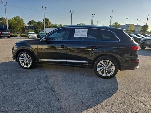 2022 Audi Q7 55 Premium Plus