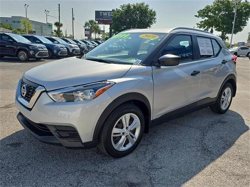 2019 Nissan Kicks S