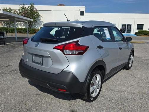 2019 Nissan Kicks S