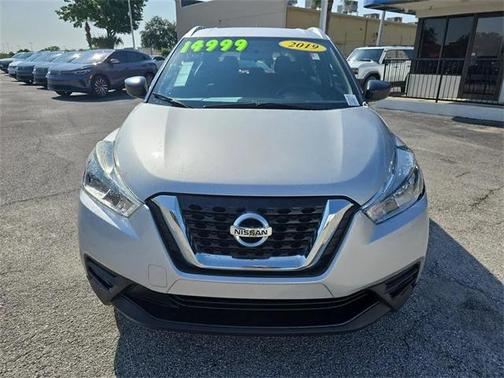 2019 Nissan Kicks S