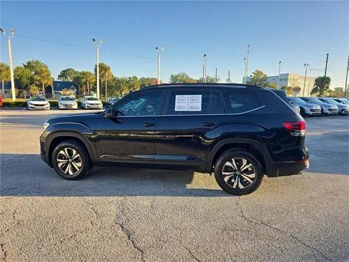 2024 Volkswagen Atlas 2.0T SE