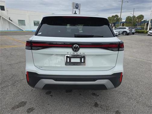 2026 Volkswagen Tiguan 2.0T SE