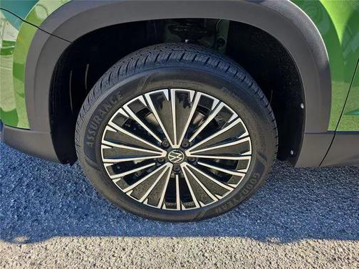 2026 Volkswagen Taos SE