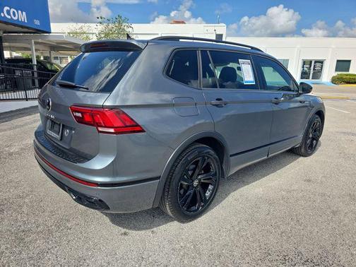 2023 Volkswagen Tiguan 2.0T SE R-Line Black