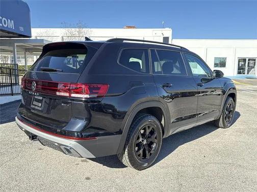 2025 Volkswagen Atlas 2.0T Peak Edition