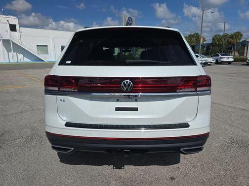 White 2026 Volkswagen Atlas 2.0T SE w/Technology
