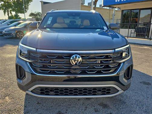 2026 Volkswagen Atlas Cross Sport 2.0T SEL