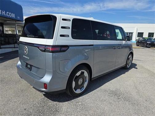 2025 Volkswagen ID. Buzz Pro S Plus
