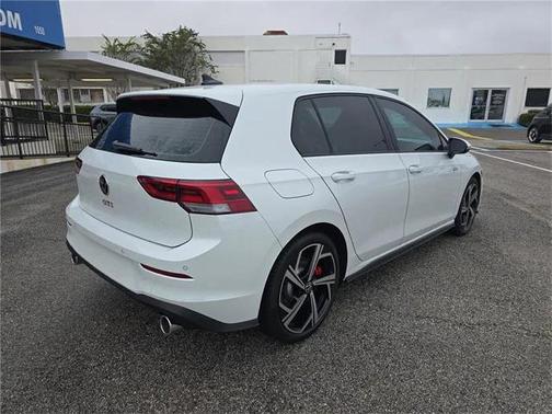 2026 Volkswagen Golf GTI 2.0T SE DSG