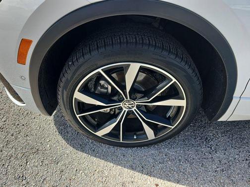 2023 Volkswagen Tiguan 2.0T SEL R-Line 4MOTION