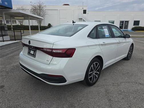 2025 Volkswagen Jetta 1.5T SE