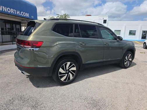 avocado green pearl 2026 Volkswagen Atlas 2.0T SE w/Technology