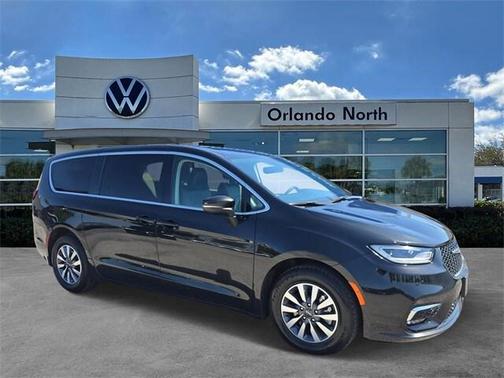 2023 Chrysler Pacifica Hybrid Touring L