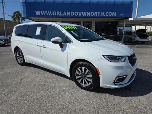 2023 Chrysler Pacifica Hybrid Touring L