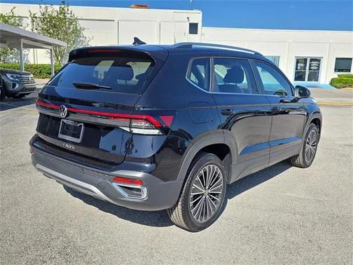 2025 Volkswagen Taos 1.5T SE