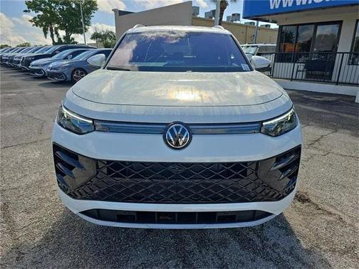 2026 Volkswagen Tiguan 2.0T SEL R-Line 4MOTION