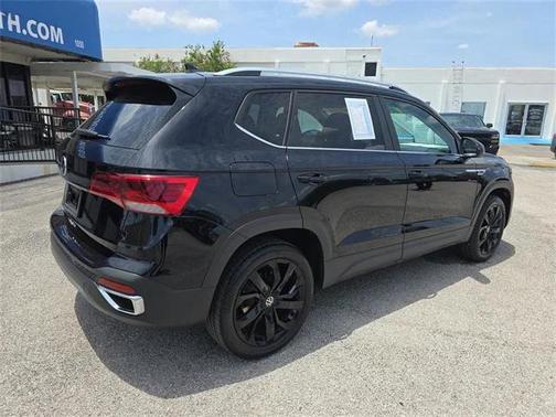 2023 Volkswagen Taos 1.5T SE