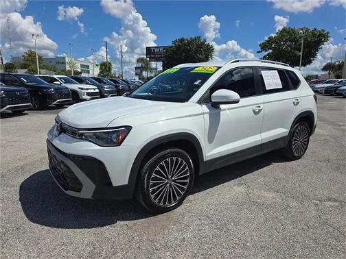 2025 Volkswagen Taos 1.5T SE