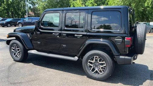 2025 Jeep Wrangler 4-Door Sahara 4x4