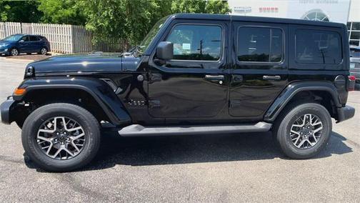 2025 Jeep Wrangler 4-Door Sahara 4x4