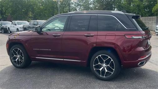 2022 Jeep Grand Cherokee Summit