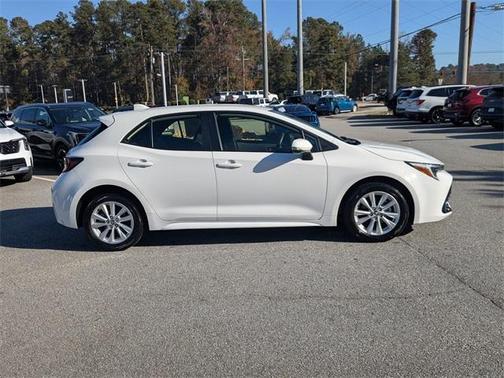 2024 Toyota Corolla Hatchback SE