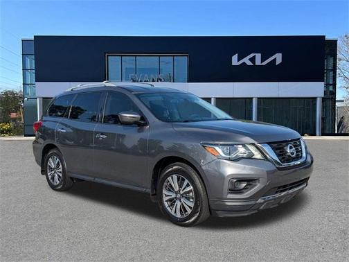 2019 Nissan Pathfinder S
