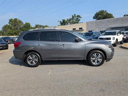 2019 Nissan Pathfinder S