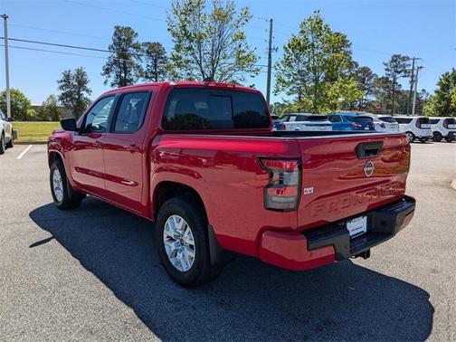 2023 Nissan Frontier SV