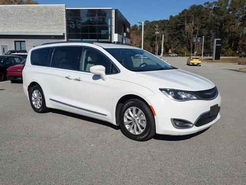 2018 Chrysler Pacifica Touring-L Plus