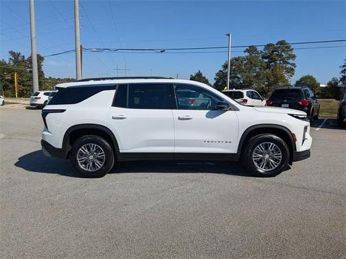 2025 Chevrolet Traverse LT