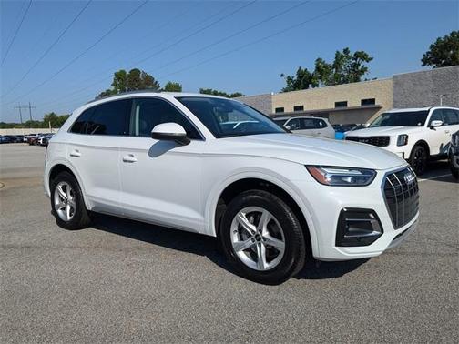 2024 Audi Q5 40 Premium