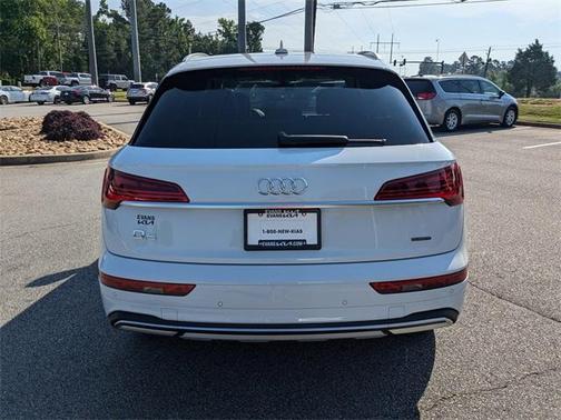 2024 Audi Q5 40 Premium