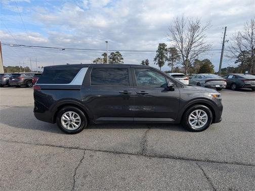 2022 Kia Carnival LX