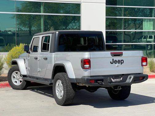 2023 Jeep Gladiator Sport S