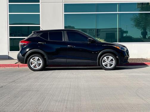 2020 Nissan Kicks S