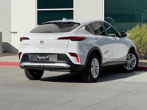 Summit White 2024 Buick Envista Preferred FWD